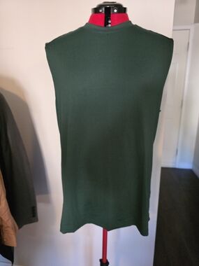 Colosseum Men's Sleeveless Tank Top in Dark Green